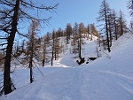 Saliamo la carrozzabile (irriconoscibile) che sale all'Alpe Sangiatto......